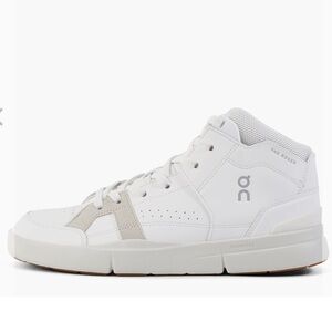 On Cloud The Roger Clubhouse Mid M
White/Sand (Size 12.5)